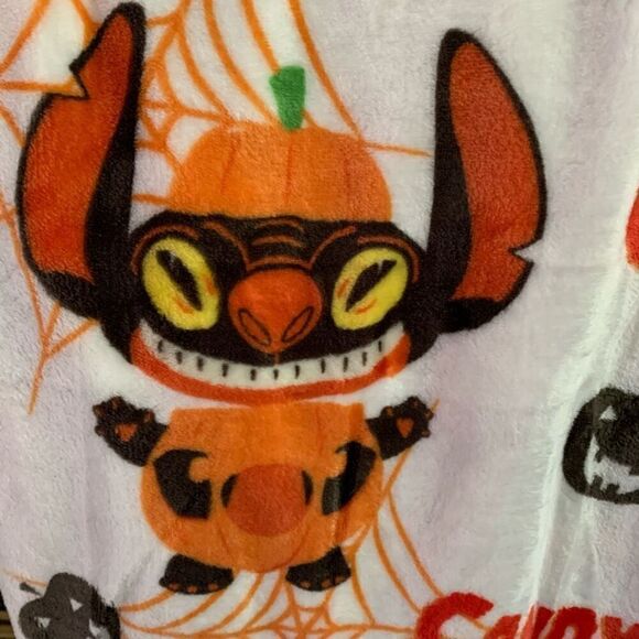 Stitch “Gimme Candy” Halloween throw plush blanket - Picture 2 of 10